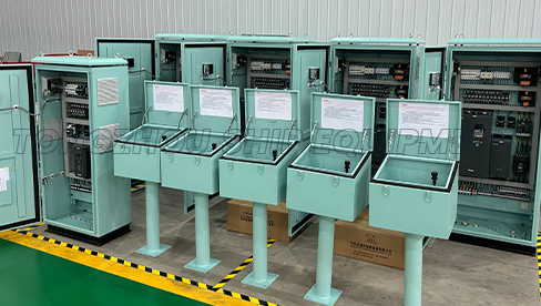 Caja de control eléctrico marino